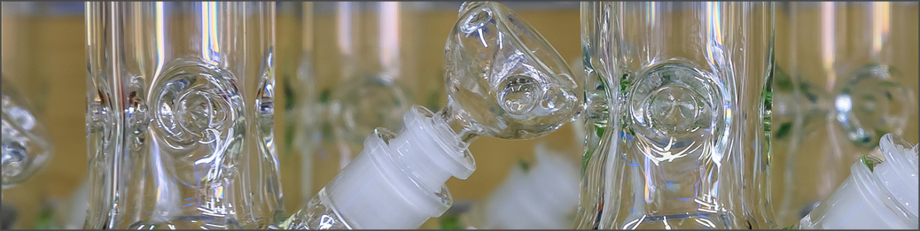 ZenLeaf_Bongs_pinch Bong Ice Pinch